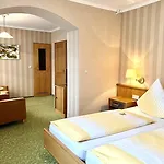 Ingeburg Pensión 3*